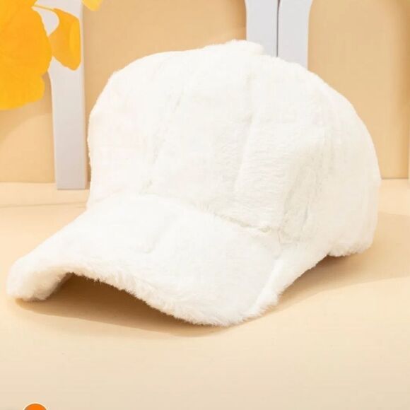 𝅺FAUX fur fence hat M/L - Picture 1 of 3